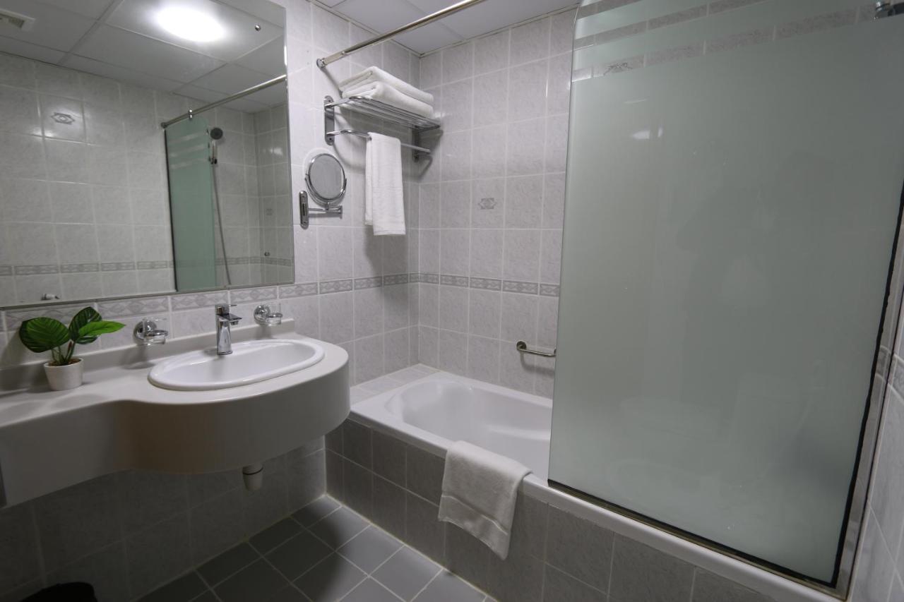 New California Hotel Dubai Luaran gambar